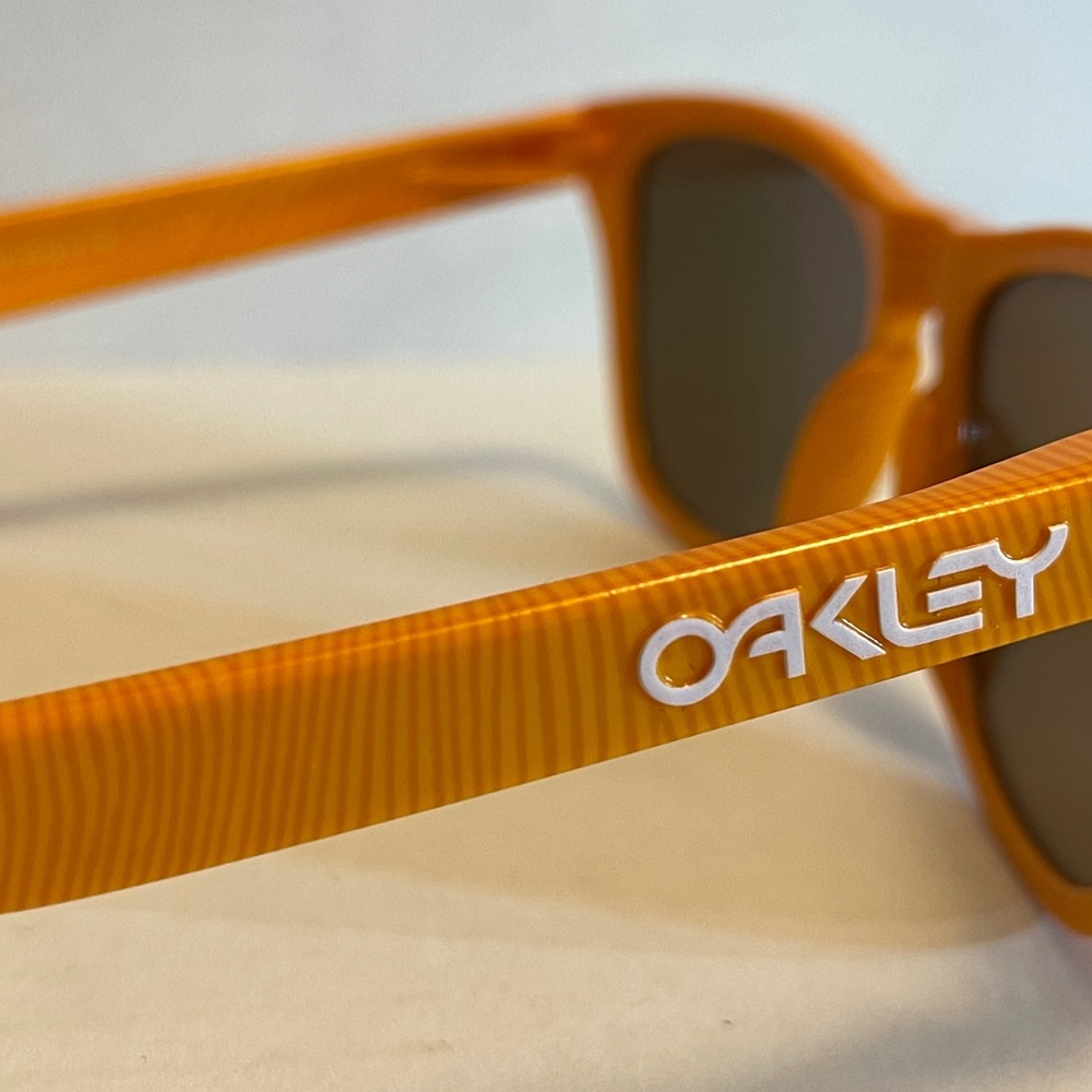 RARE Oakley Frogskins Atomic Orange Fingerprint Fire Iridium Sunglasses rare